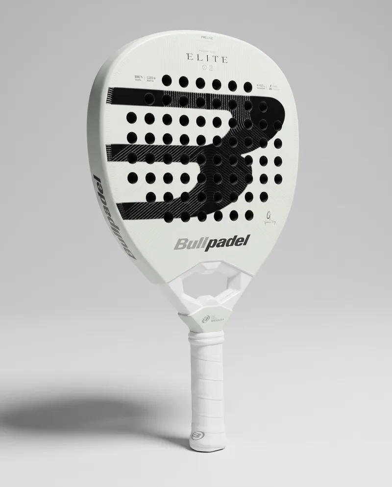 Bullpadel Elite 02 2027, AI vizualizacija